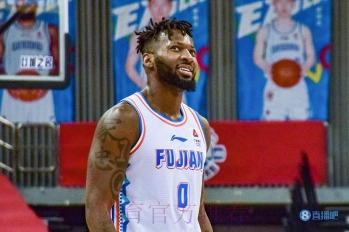 杰曼晒自己与小宝宝合影庆祝战胜宁波，全场砍下23分6助2断